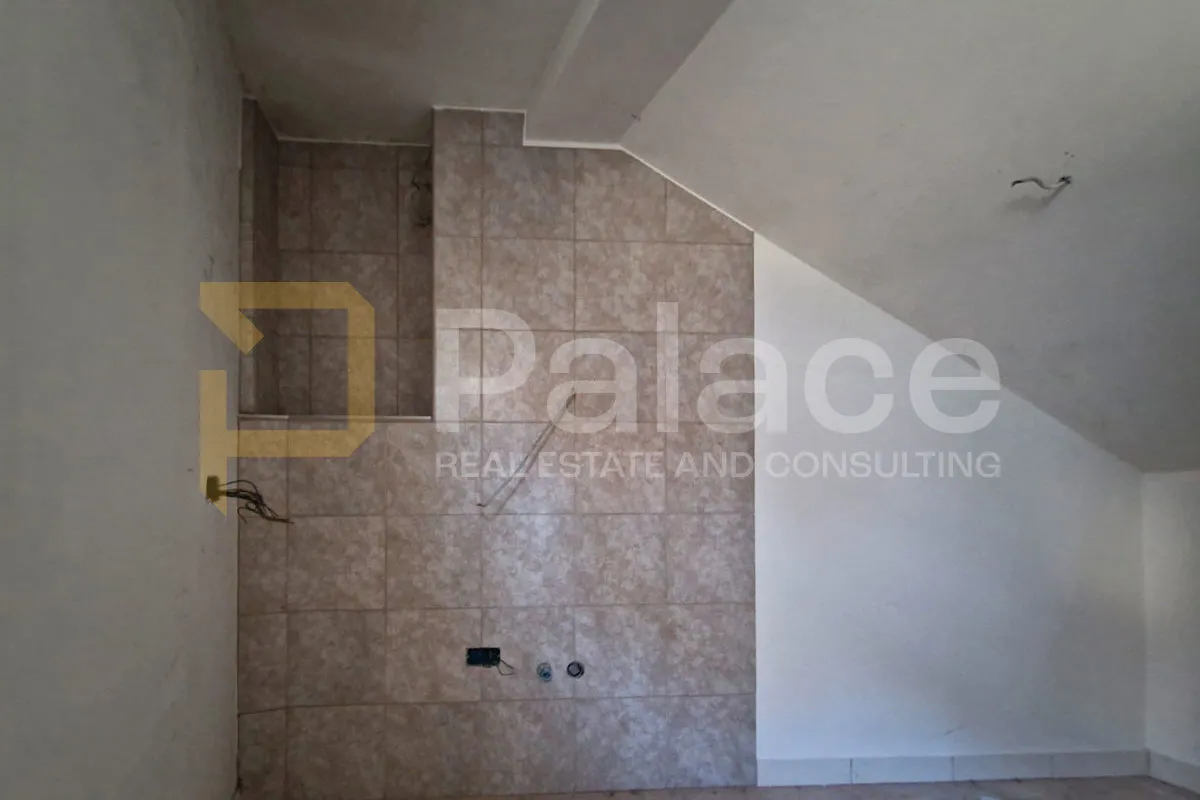 prizemlje kuće s garažom, okućnicom i studio apartmanom u kastvu - slika 10