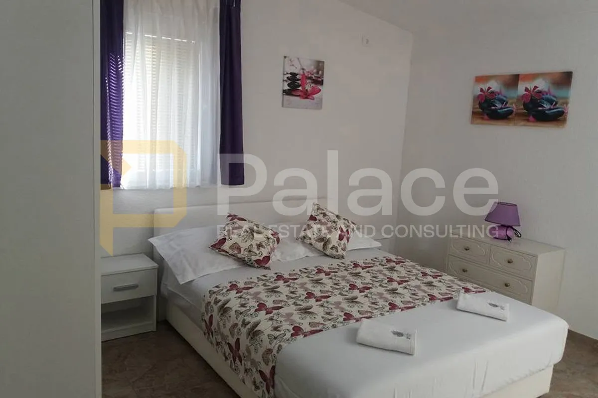 *sniženo* prekrasna kuća s apartmanima, maslinica, šolta - slika 8