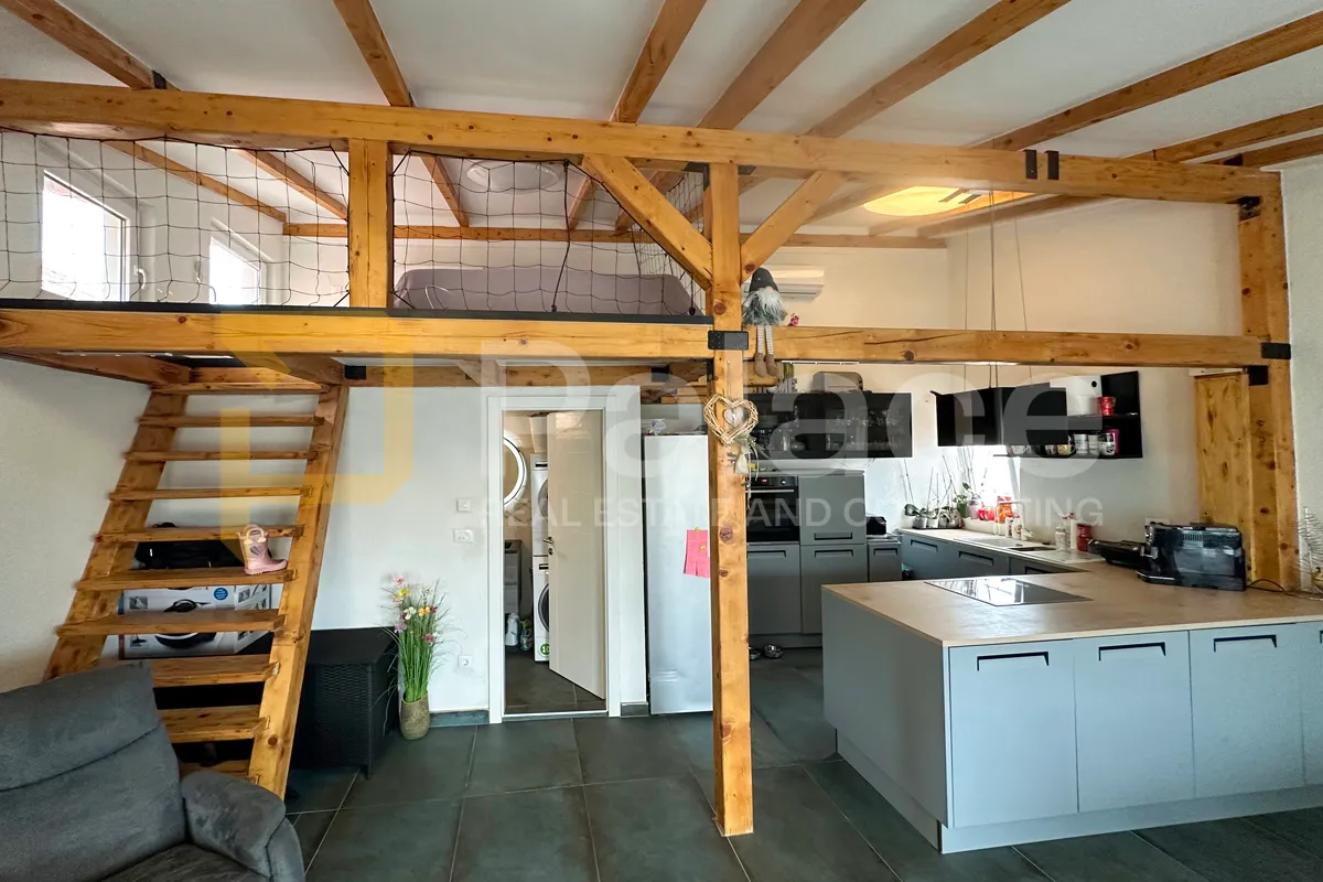 moderno uređen dvosoban stan na obali, 119 m2 - tisno - slika 3