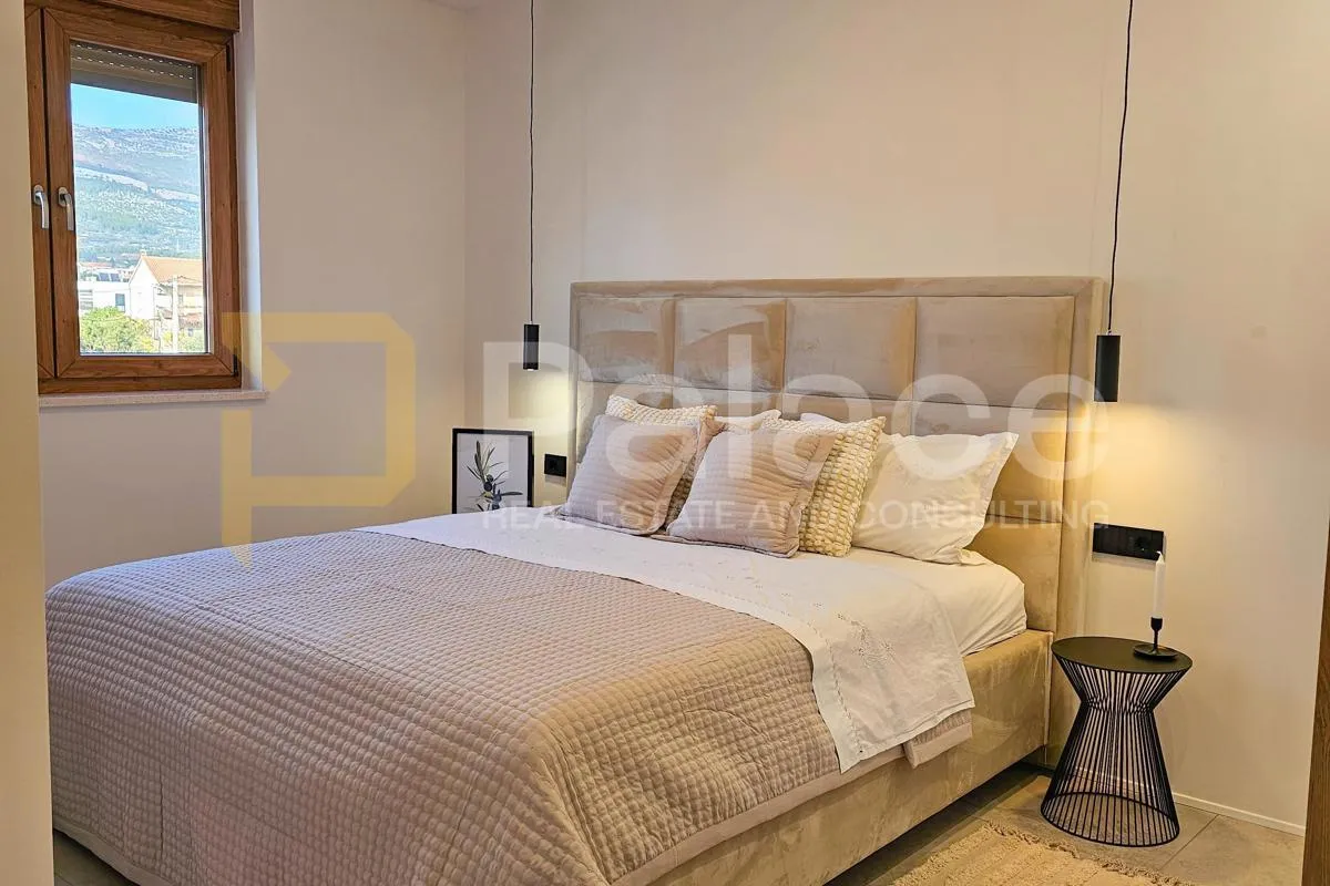 jedinstvena vila s bazenom u kaštel novom - slika 7