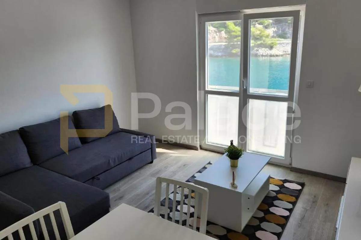 moderno opremljena apartmanska kuća, 1. red do mora, selca - slika 25