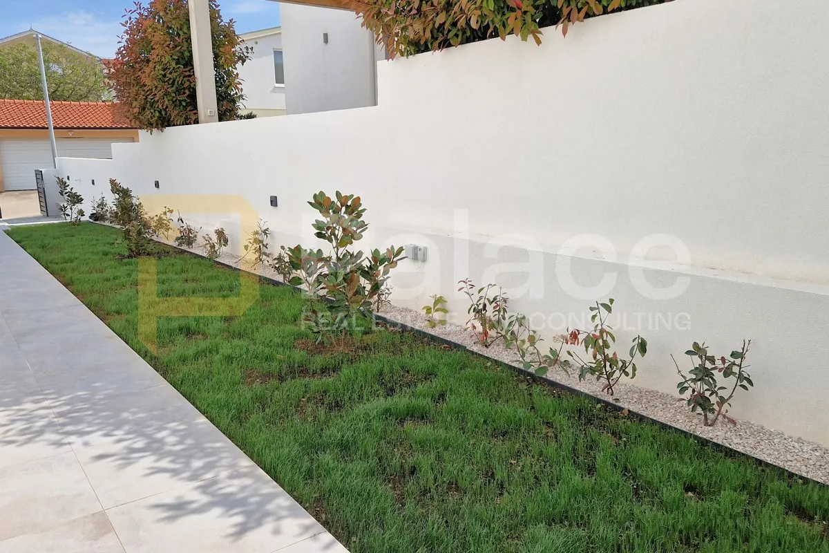 nova dvojna kuća s 3 spavaće sobe i velikim dvorištem, vodice 162 m2 - slika 6