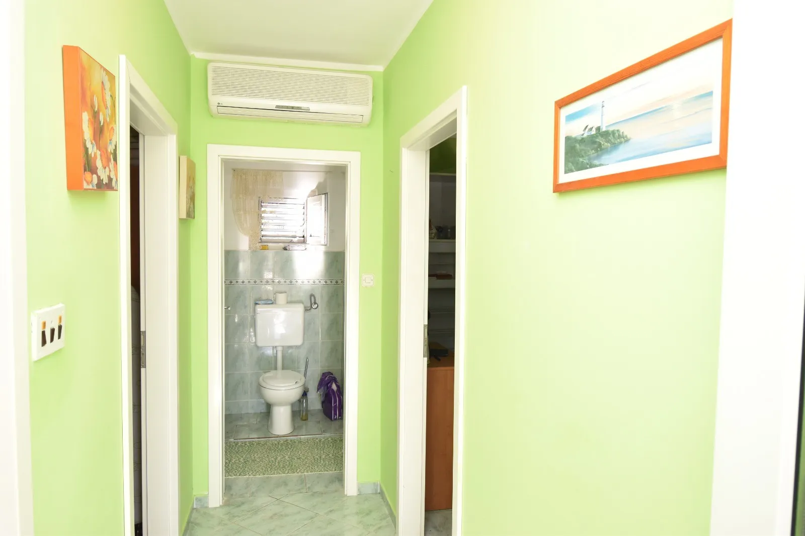 useljiva kuća s 3 apartmana blizu mora, žaborić, 183 m2 - slika 12
