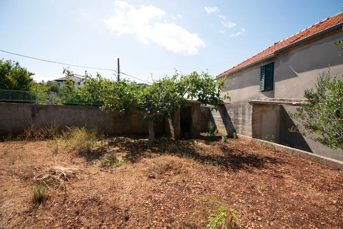 kuća s pogledom na more kaprije - slika 3