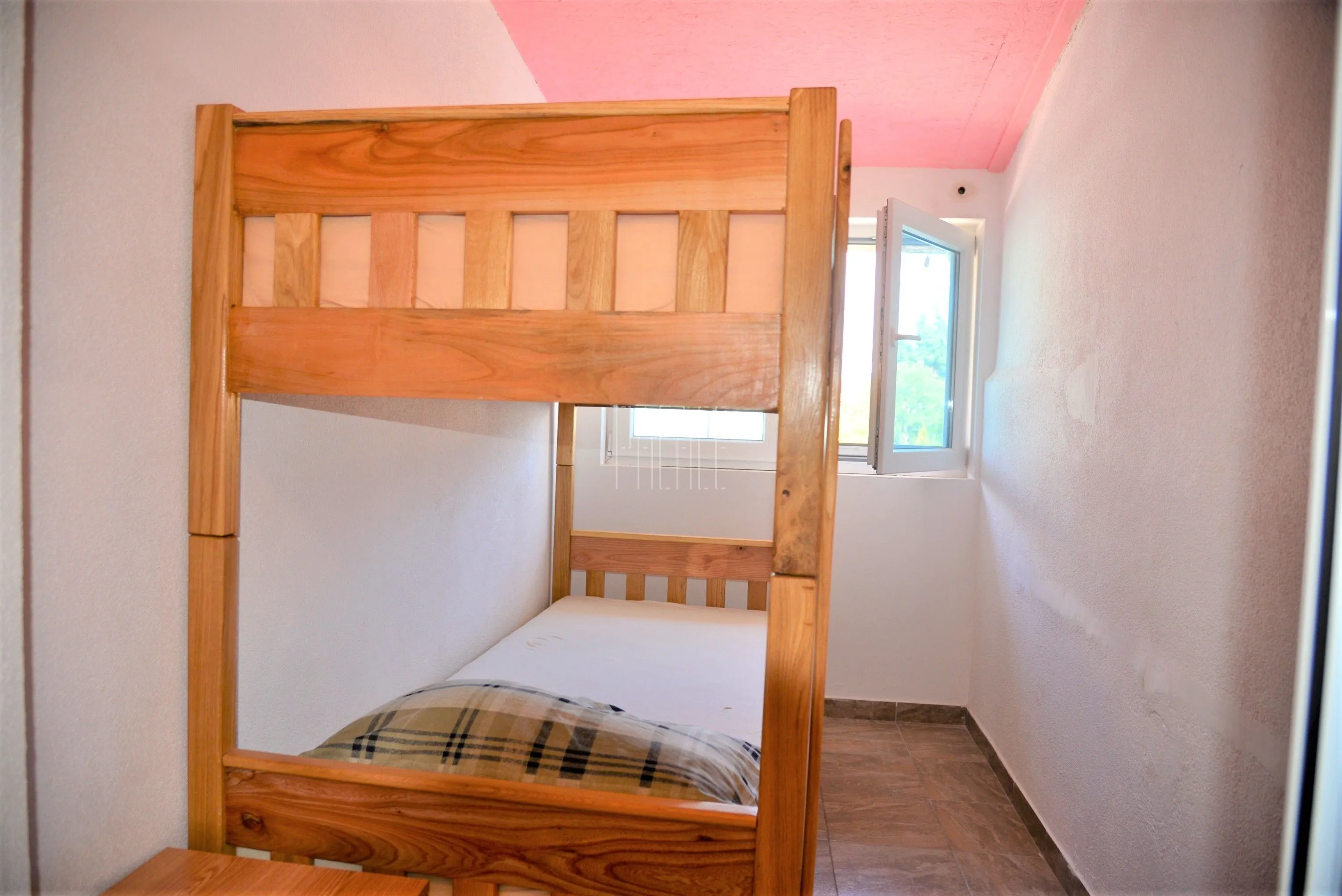 povoljno: kuća s 2 apartmana blizu mora, gornji karin, 126.00 m2 - slika 7
