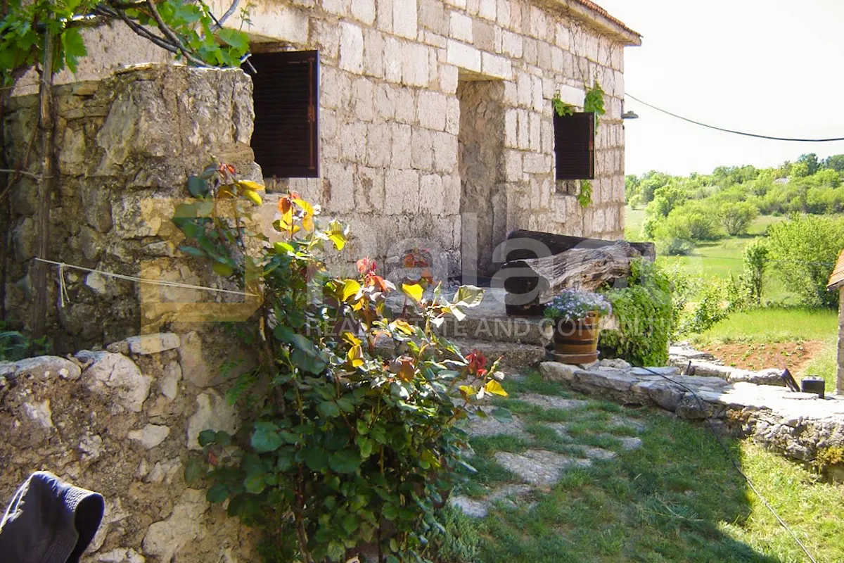 bajkovita kuća u mirnom mjestu, lovreć, 150 m2 - slika 5