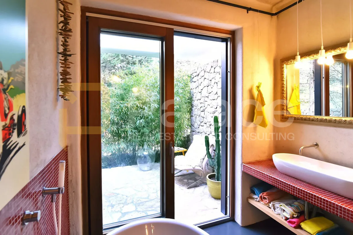 vila s bazenom i gostinjskom kućom u mirnom dijelu kostrene - slika 5