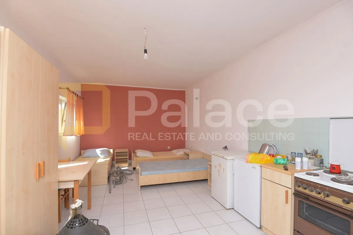 stambeno poslovna kuća s velikom okućnicom, stankovci-crljenik, 300 m2 - slika 23