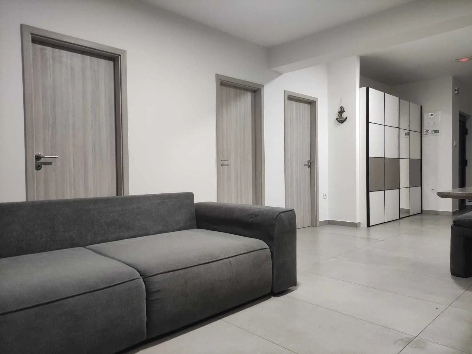 moderna kuća s bazenom u mirnom predjelu splita: 160m2 (prodaja) - slika 13