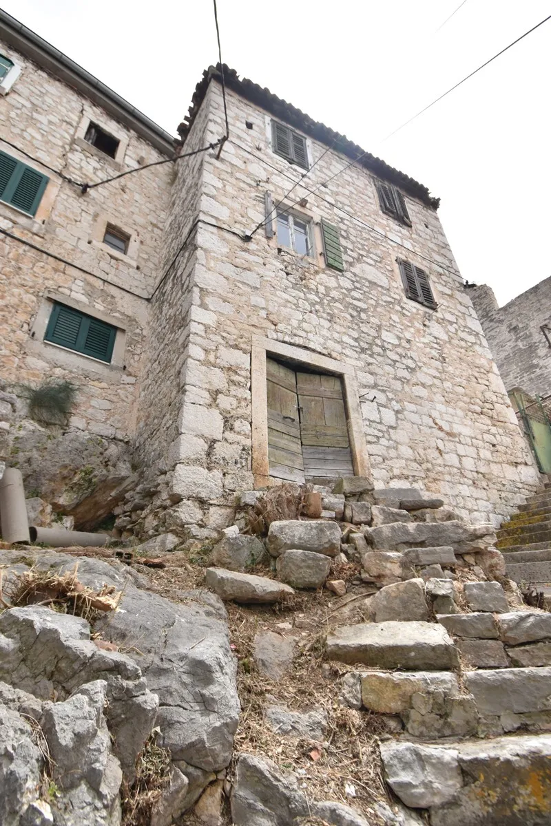 kamena kuća u predjelu dolac s prekrasnim pogledom - slika 9
