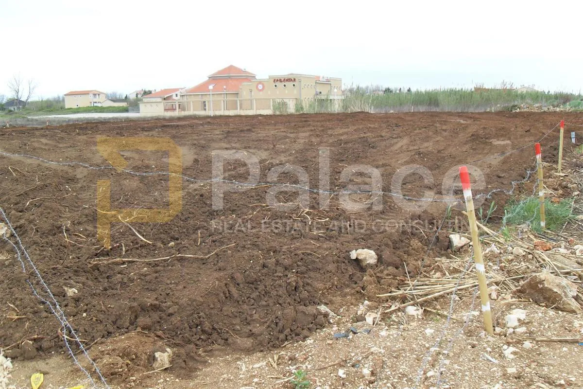 privlaka: građevinsko zemljište 100 m od mora, 1802 m2 - slika 2