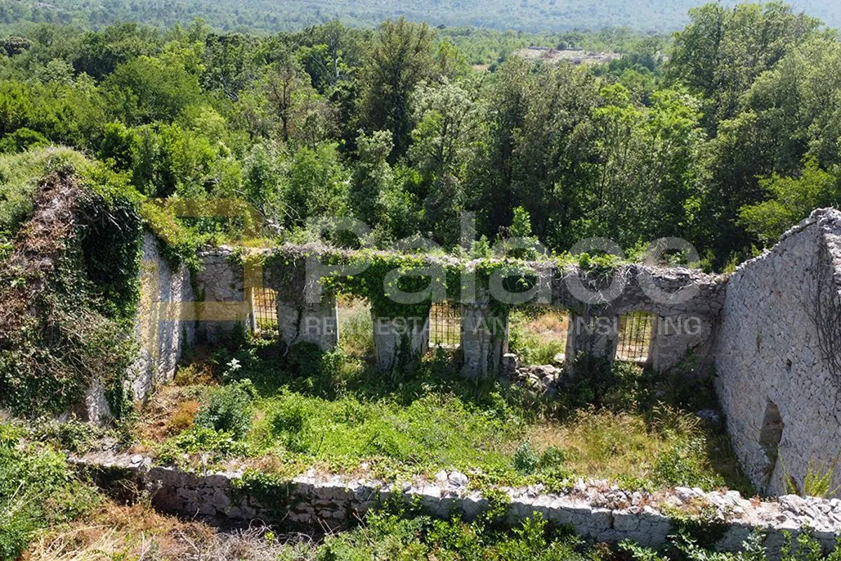 prilika na pelješcu: ruševna kuća na prostranom zemljištu - slika 9