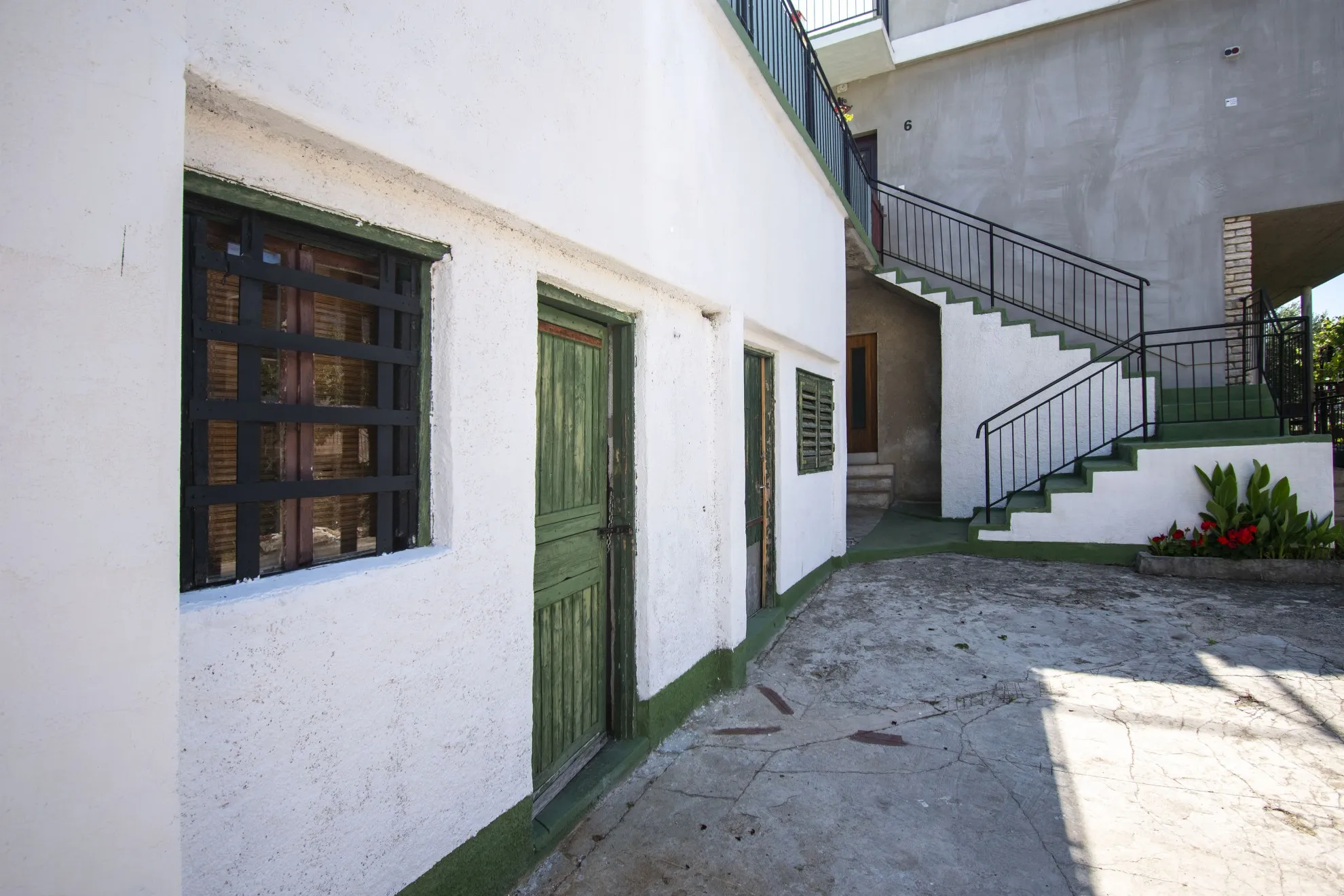 predivna kuća nedaleko od mora, 284 m2 i dvorište 650 m2 - slika 10