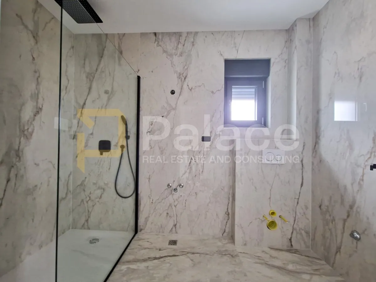 luksuzan penthouse s krovnom terasom i garažom - slika 9