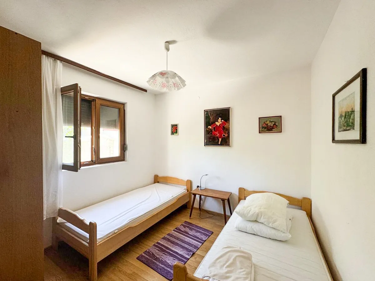 kuća sa dva stana i bazenom, pirovac, 100 m2 - slika 15
