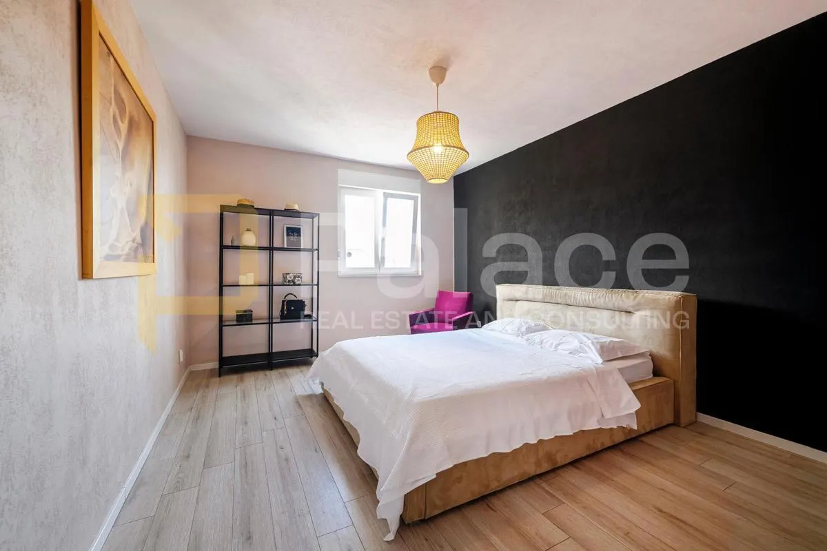 moderan, renoviran stan lijepog tlocrta u centru šibenika, 71 m2 - slika 9