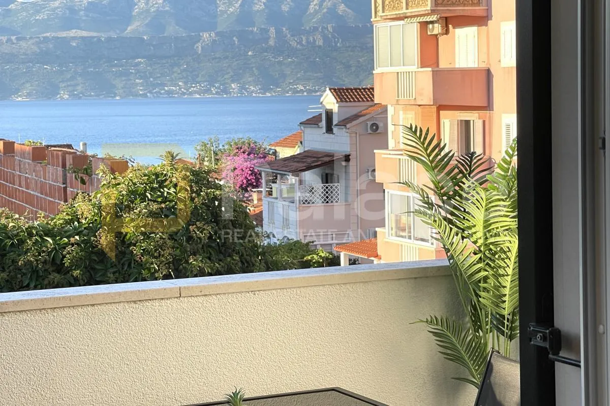 novouređen stan u supetru – 2 sobe, balkon, parking, pogled na more - slika 16