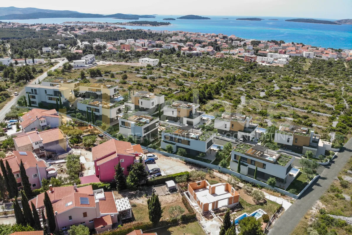 ekskluzivna vila b1 s bazenom i pogledom u luksuznom kompleksu - slika 9