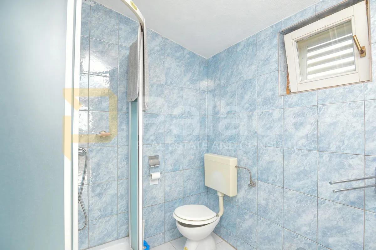 stambeno poslovna kuća s velikom okućnicom, stankovci-crljenik, 300 m2 - slika 24