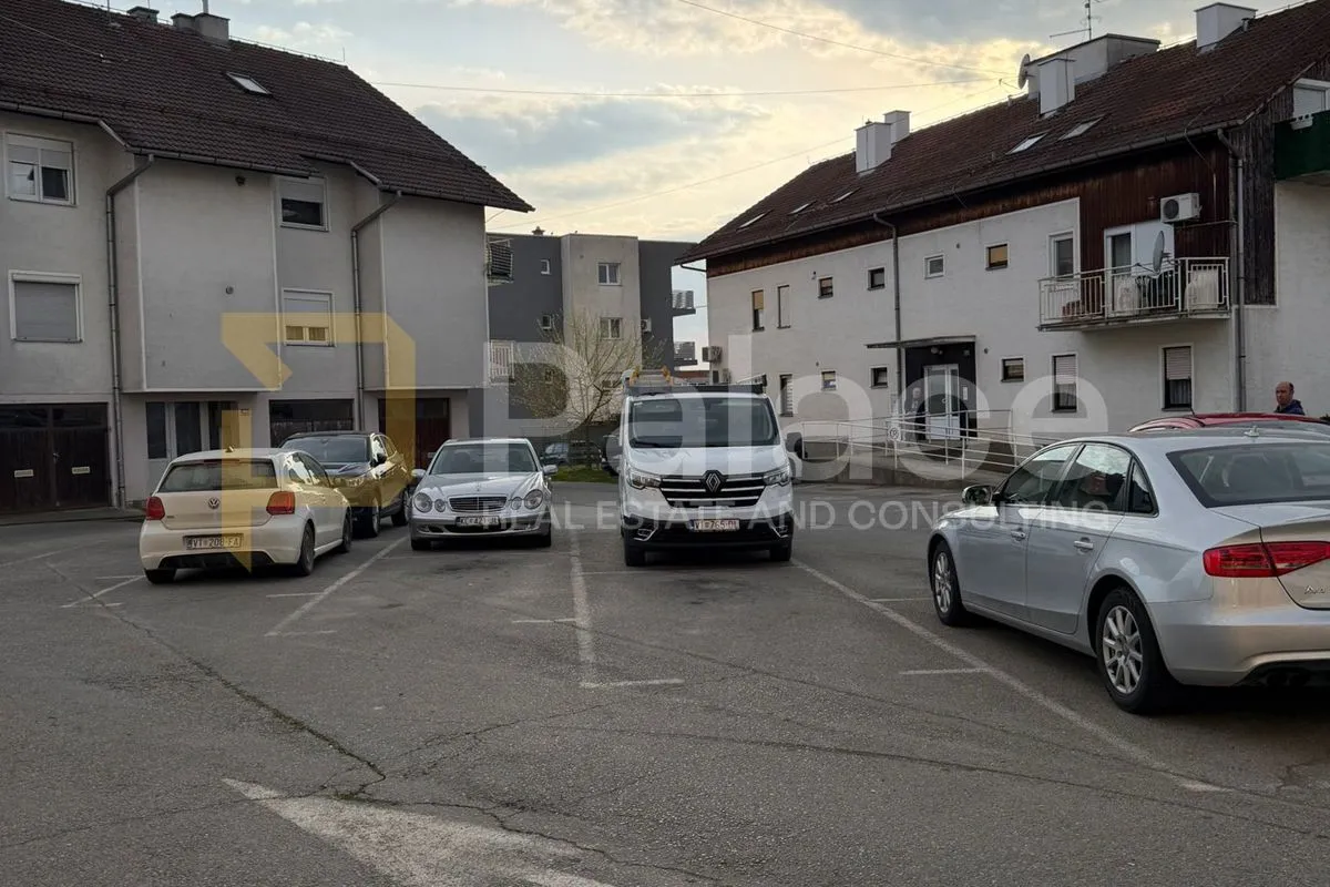 stan na vrhunskoj lokaciji u samom centru pitomače - slika 2