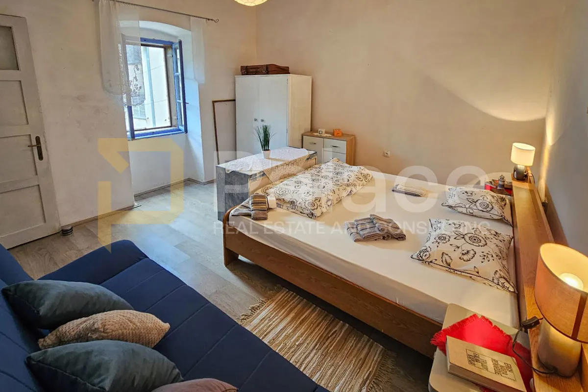 šarmantna kuća u bakru 20 m od mora, 141m2 - slika 17