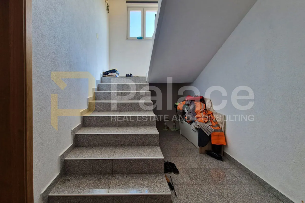 prostrana kuća s 3 stana i pogledom na more – kraljevica, 744m2 - slika 6