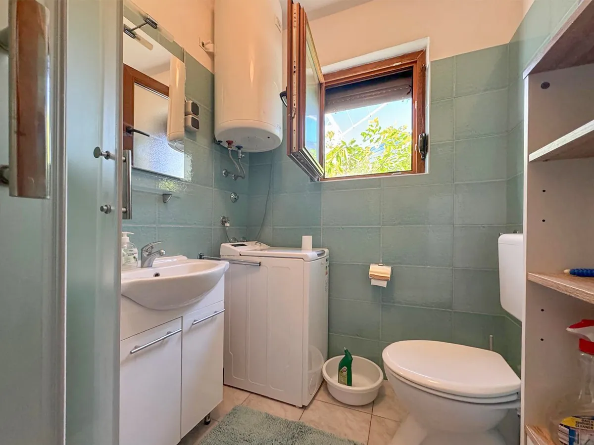 kuća sa dva stana i bazenom, pirovac, 100 m2 - slika 16