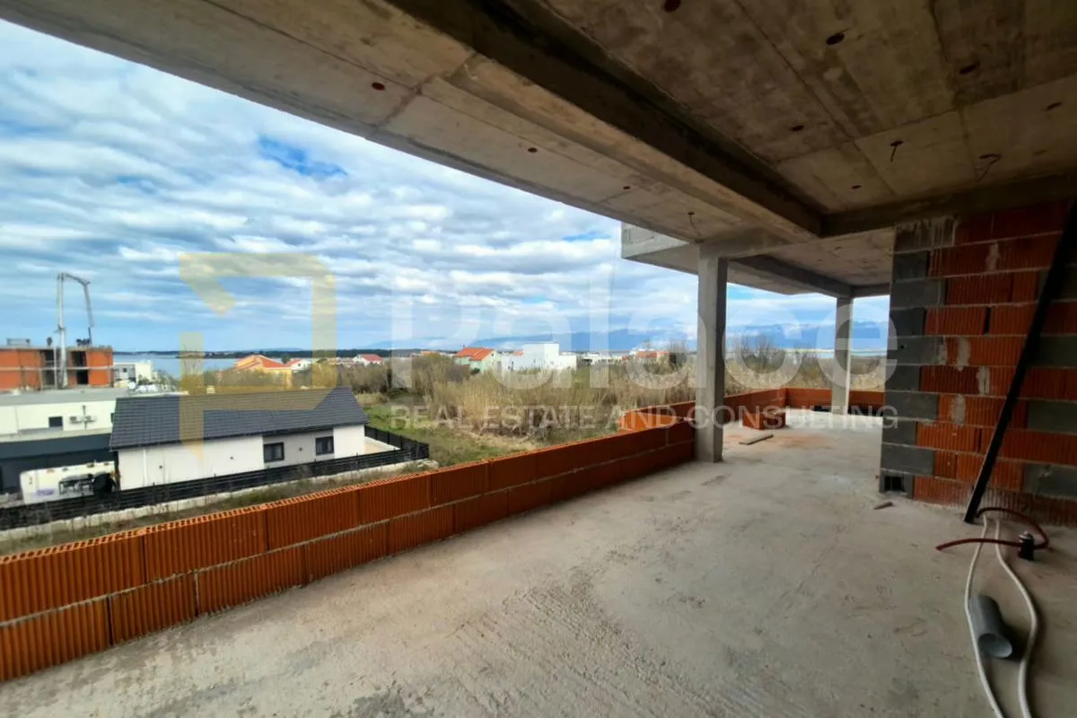 Privlaka : Trosoban stan s pogledom na more 132 m2