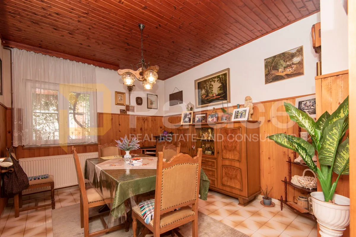 kuća s četiri stambene jedinice 325m2 - vodice - slika 11