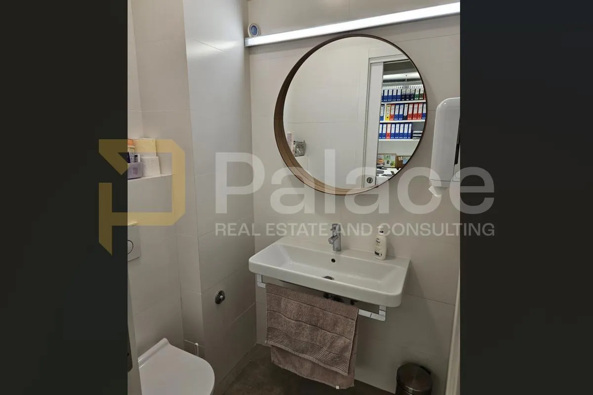 stan od 53 m² u strogom centru s pogledom na more - slika 11