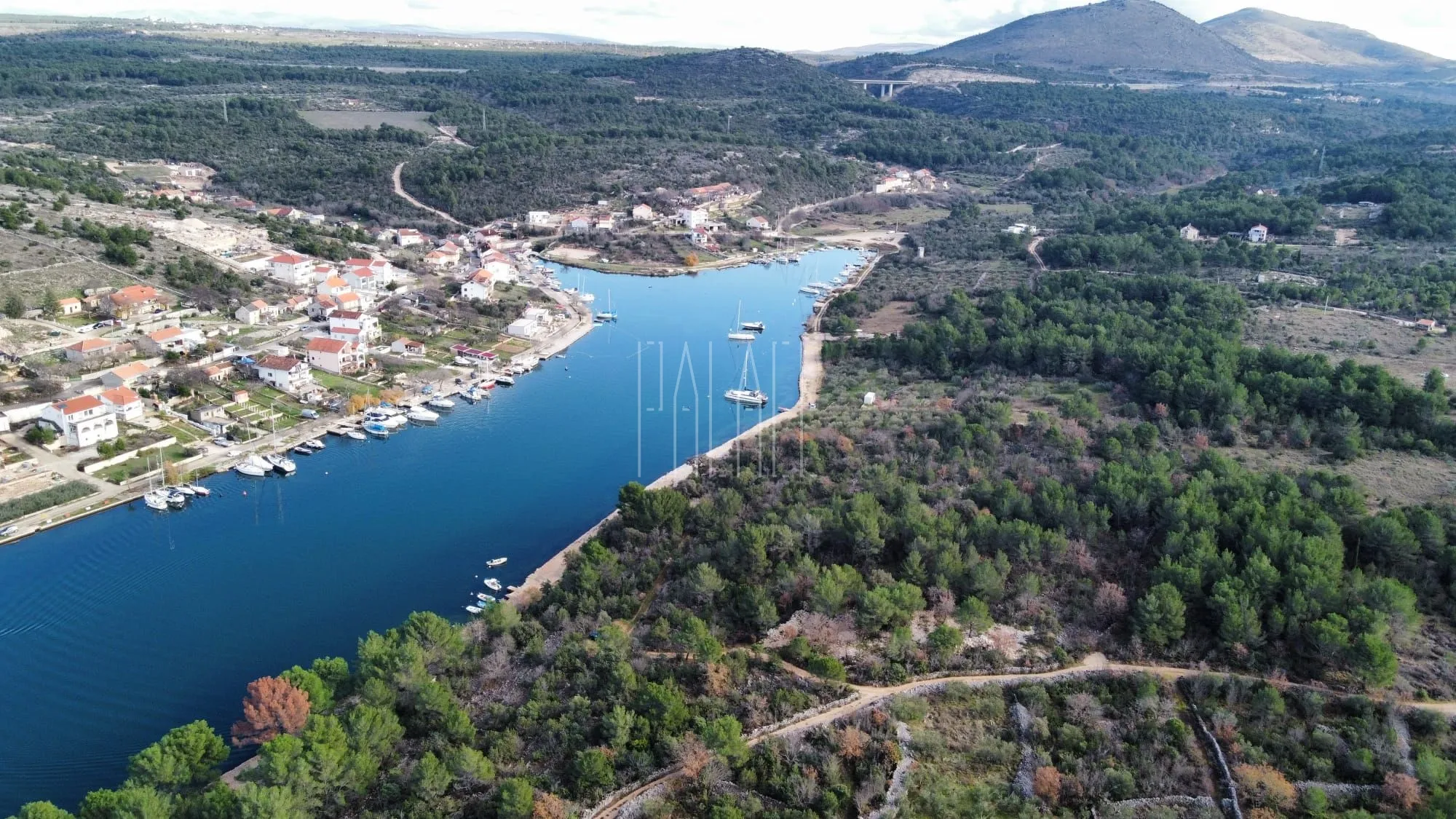 Zemljište prikladno za sportsko-rekreacijski turizam, Vrulje, Bilice - Stubalj, Bilice