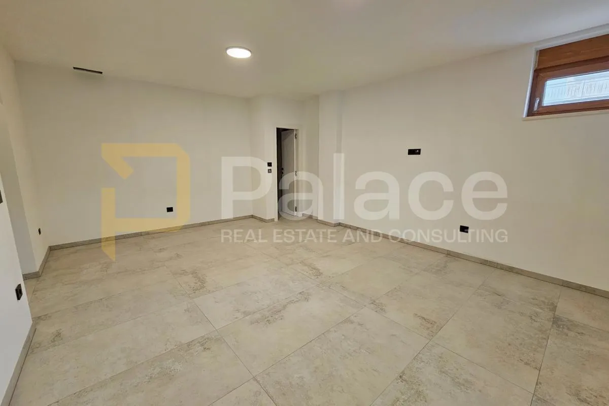 jedinstvena vila s bazenom u kaštel novom - slika 22
