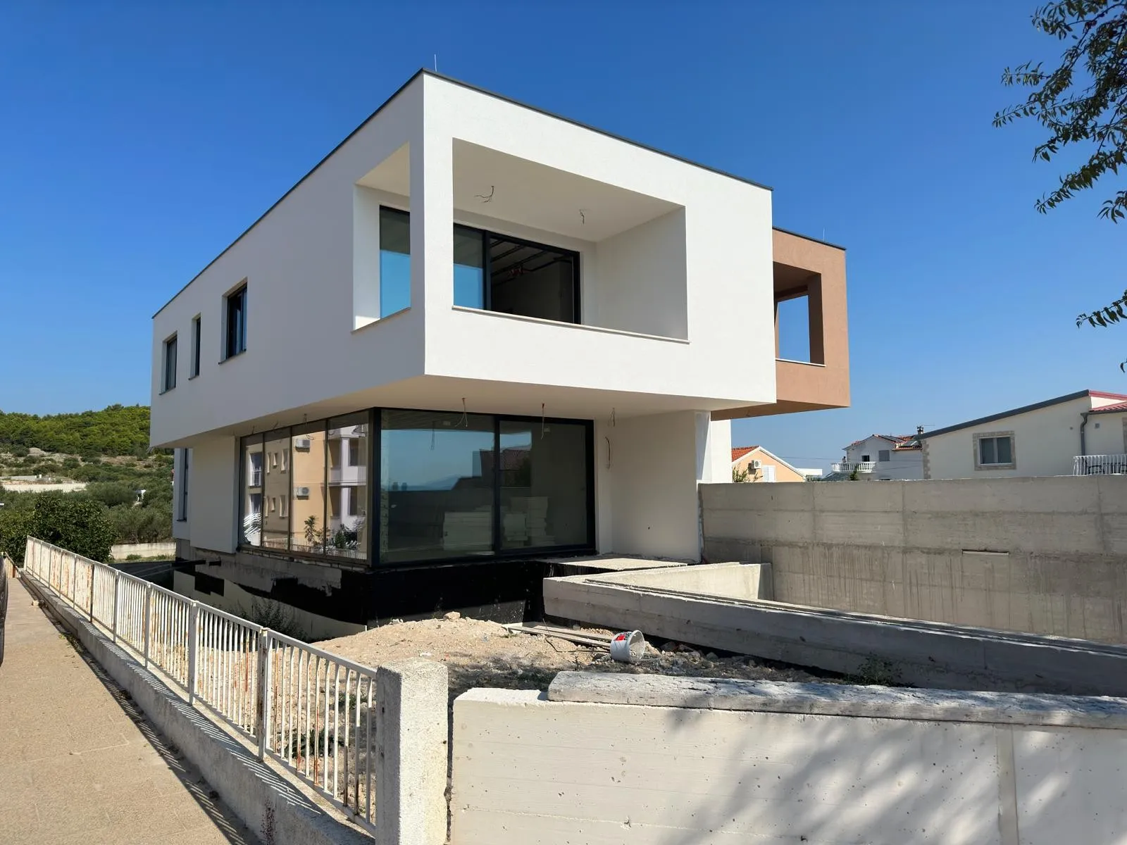 moderni dvoetažni stan s bazenom na vrhunskoj lokaciji, vodice, 230 m2 - slika 11