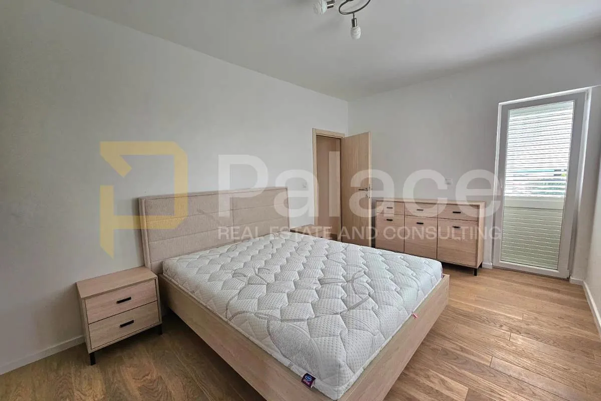 moderan trosoban stan s balkonom, solin - mravince - slika 12