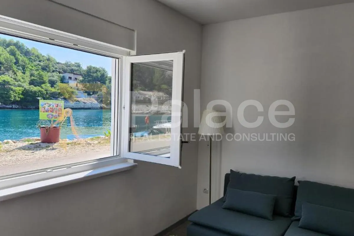 moderno opremljena apartmanska kuća, 1. red do mora, selca - slika 29