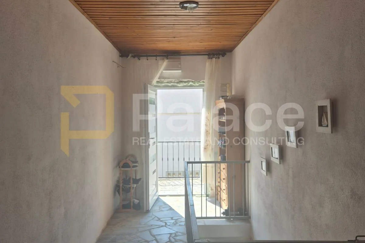 kuća 221 m² na dvije etaže + vrt 154 m² + stan 14 m² - slika 17