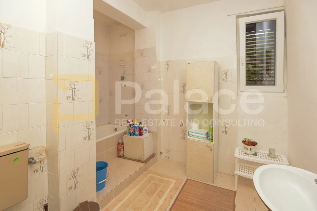 kuća s okućnicom i pogledom na more: brodarica, 572.00 m2 - slika 11