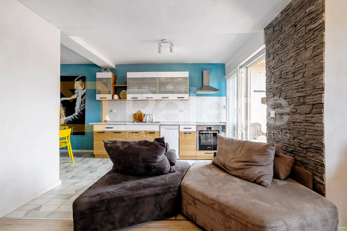 moderan, renoviran stan lijepog tlocrta u centru šibenika, 71 m2 - slika 18