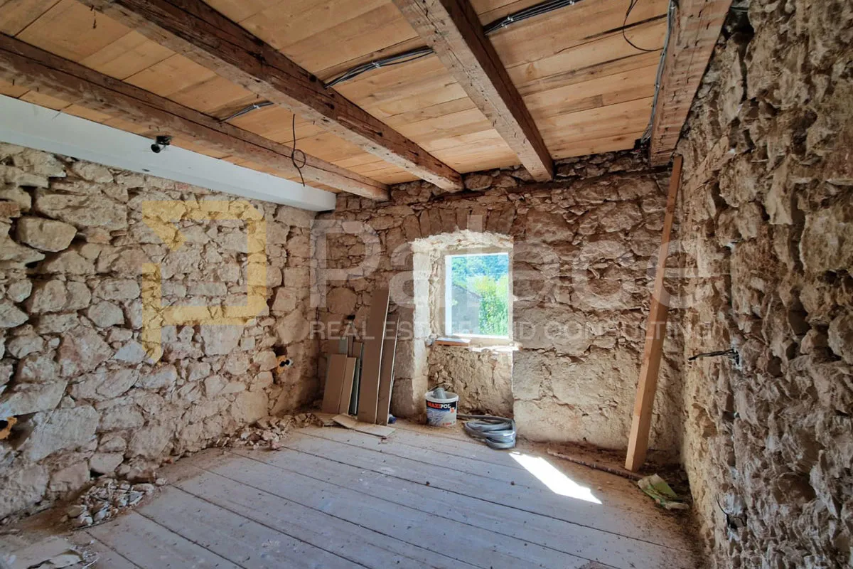 predivna kamena kuća s okućnicom i pogledom, križišće, 250 m² - slika 16