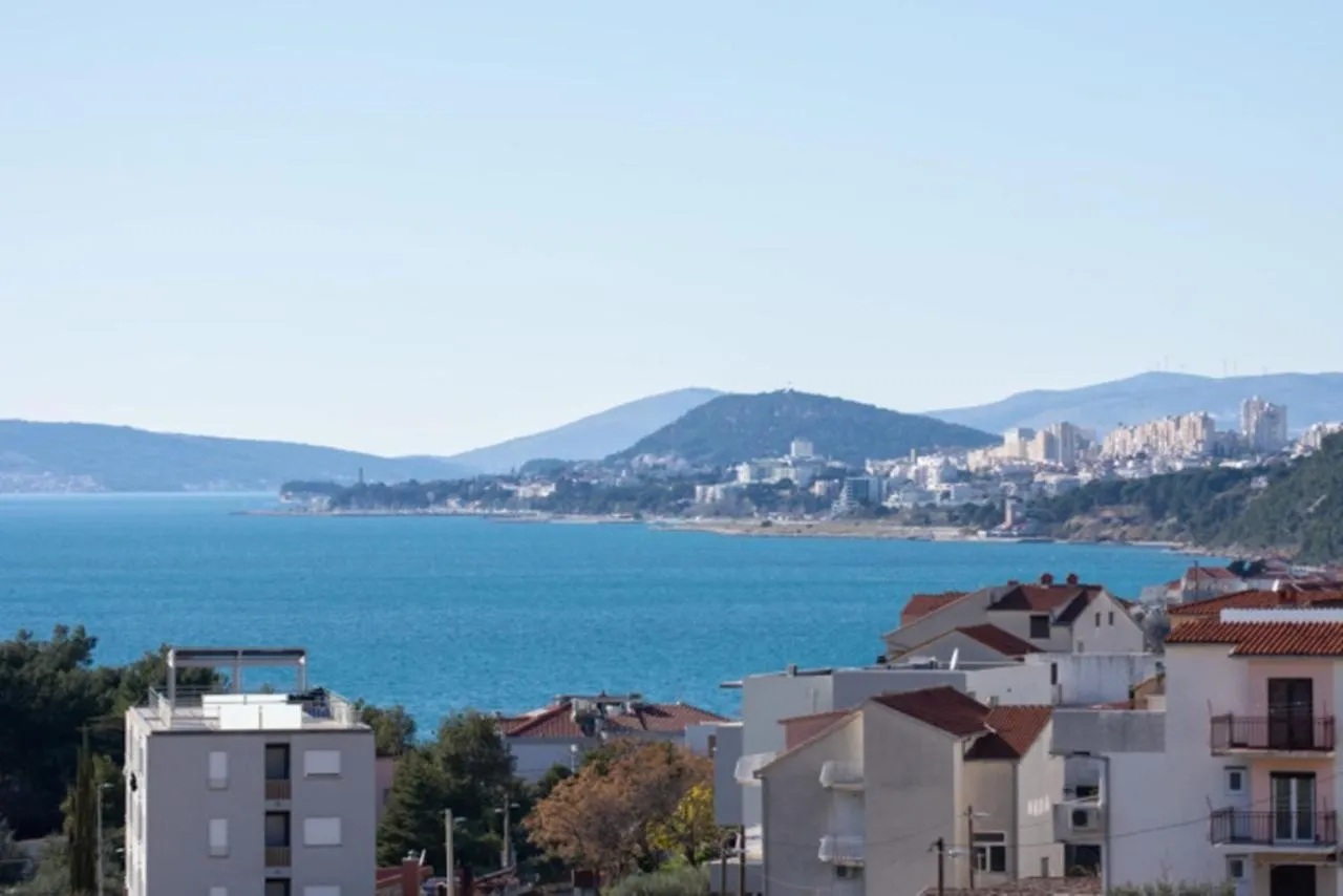 podstrana - kuća s bazenom i pogledom na more - slika 19