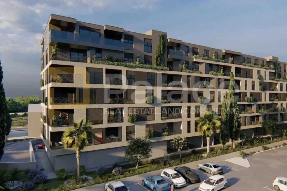 Stan 57 m² na prvom katu na Monvidalu s parkingom i spremištem - Pula