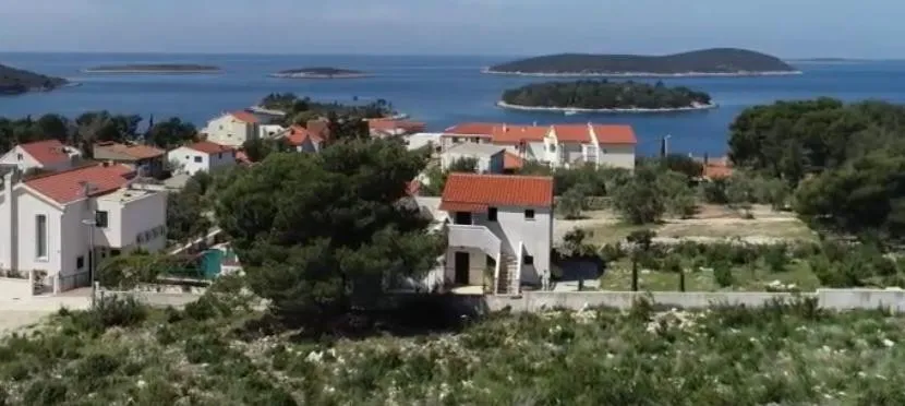 *sniženo* prekrasna kuća s apartmanima, maslinica, šolta - slika 8