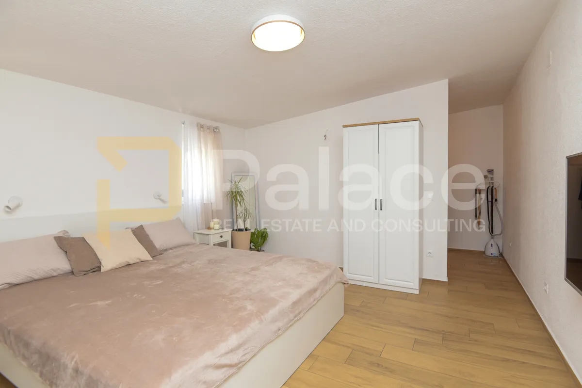 prekrasna moderna prizemnica s okućnicom u šibeniku, 196,25 m2 - slika 15
