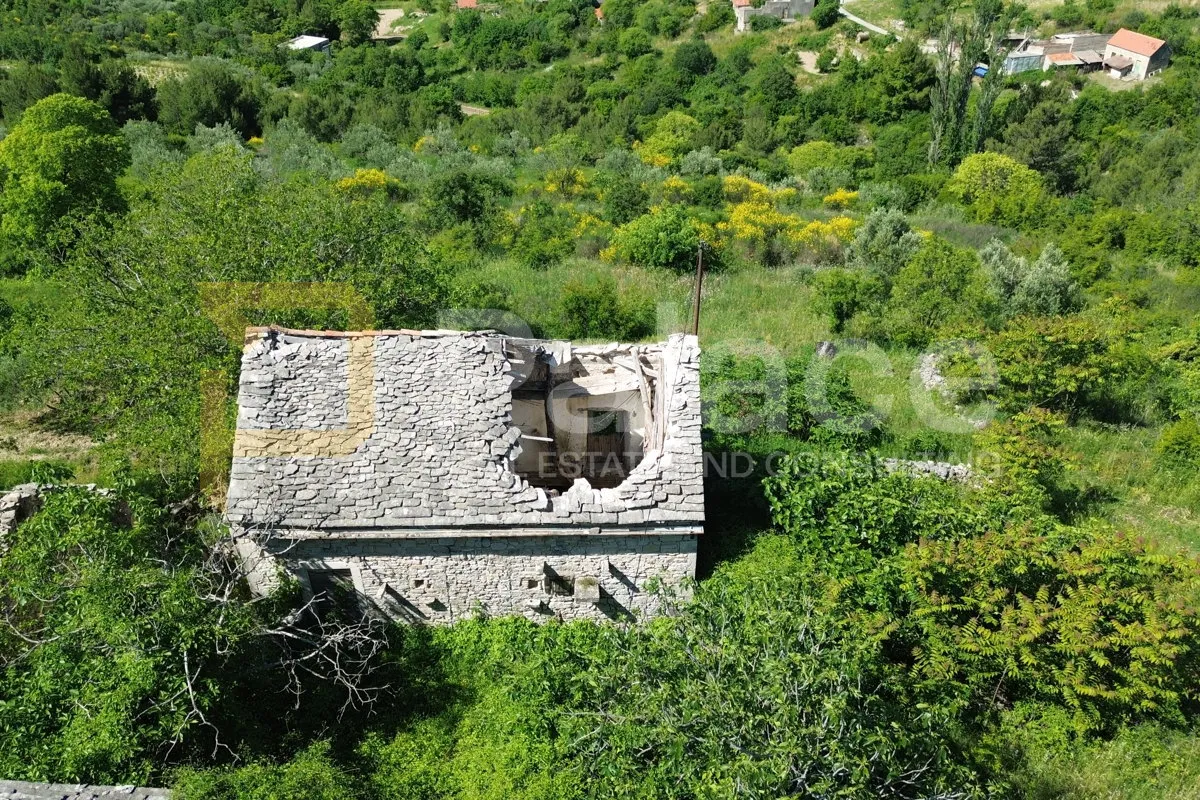 stara kamena kuća za obnovu – idealna investicija blizu np krka - slika 3