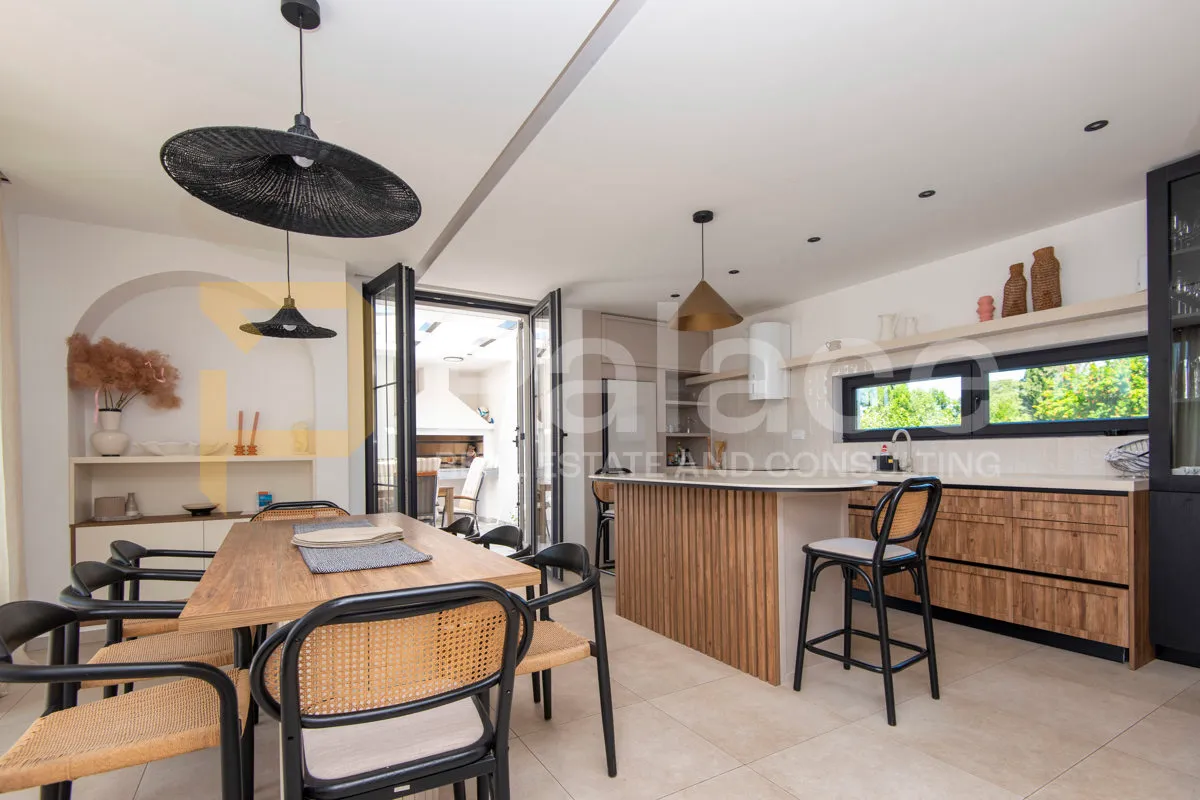 luksuzna vila 210m2 - prvi red do jezera - bilice - slika 7