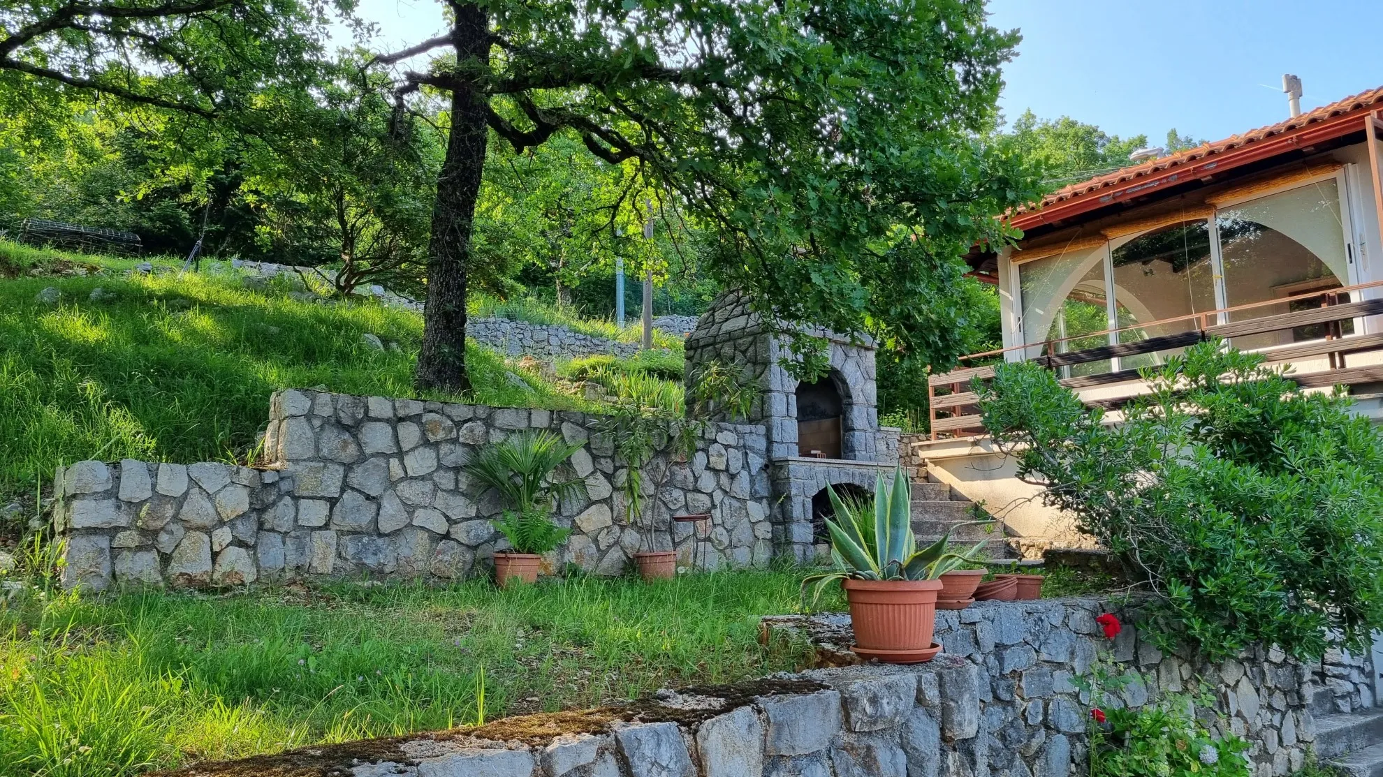 kuća s predivnom okućnicom i pogledom na more, mošćenička draga - slika 7