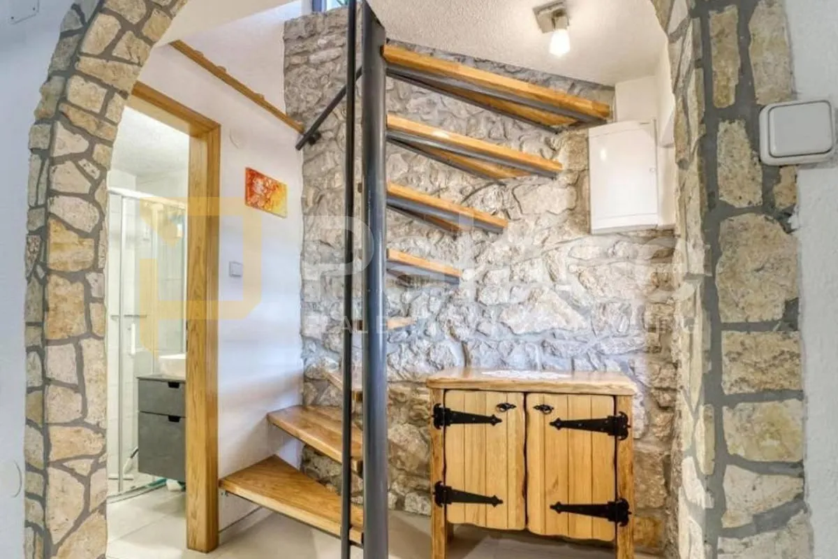 autohtona kamena kuća s pogledom na more u crikvenici, 75 m² - slika 8