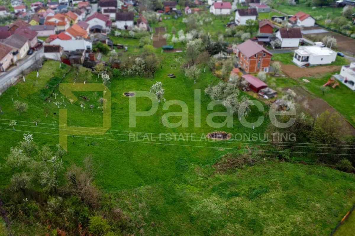 Voćnjak u idiličnom prirodnom okruženju - Podvinje, Slavonski Brod