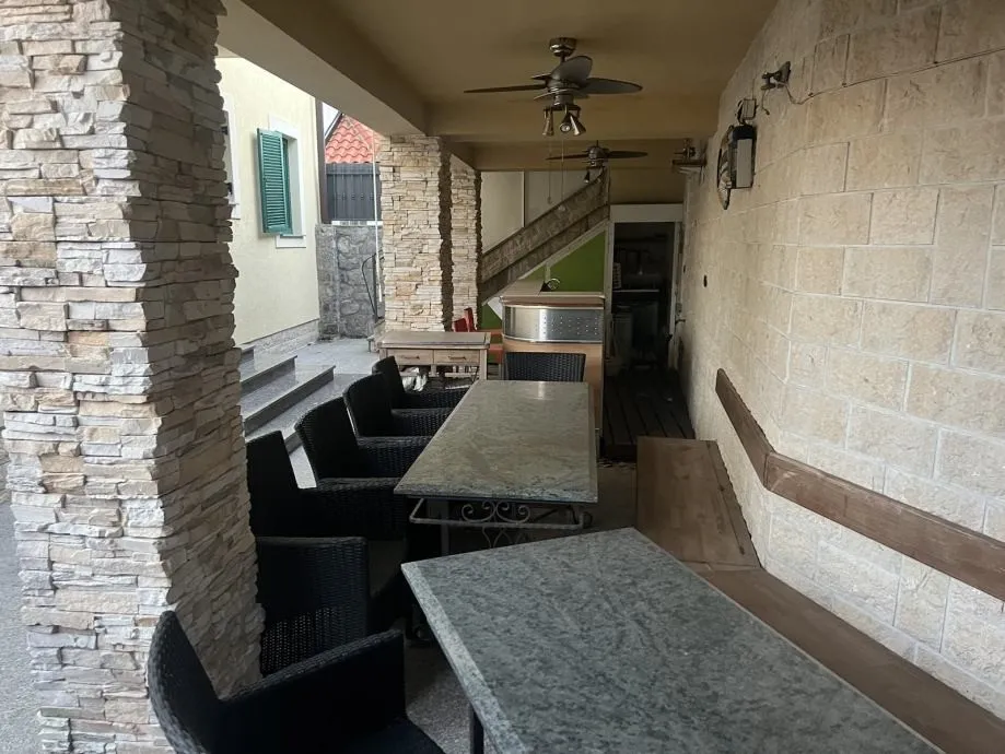 predivna kuća s tri apartmana u centru grada, 150m od mora, opatija - slika 22