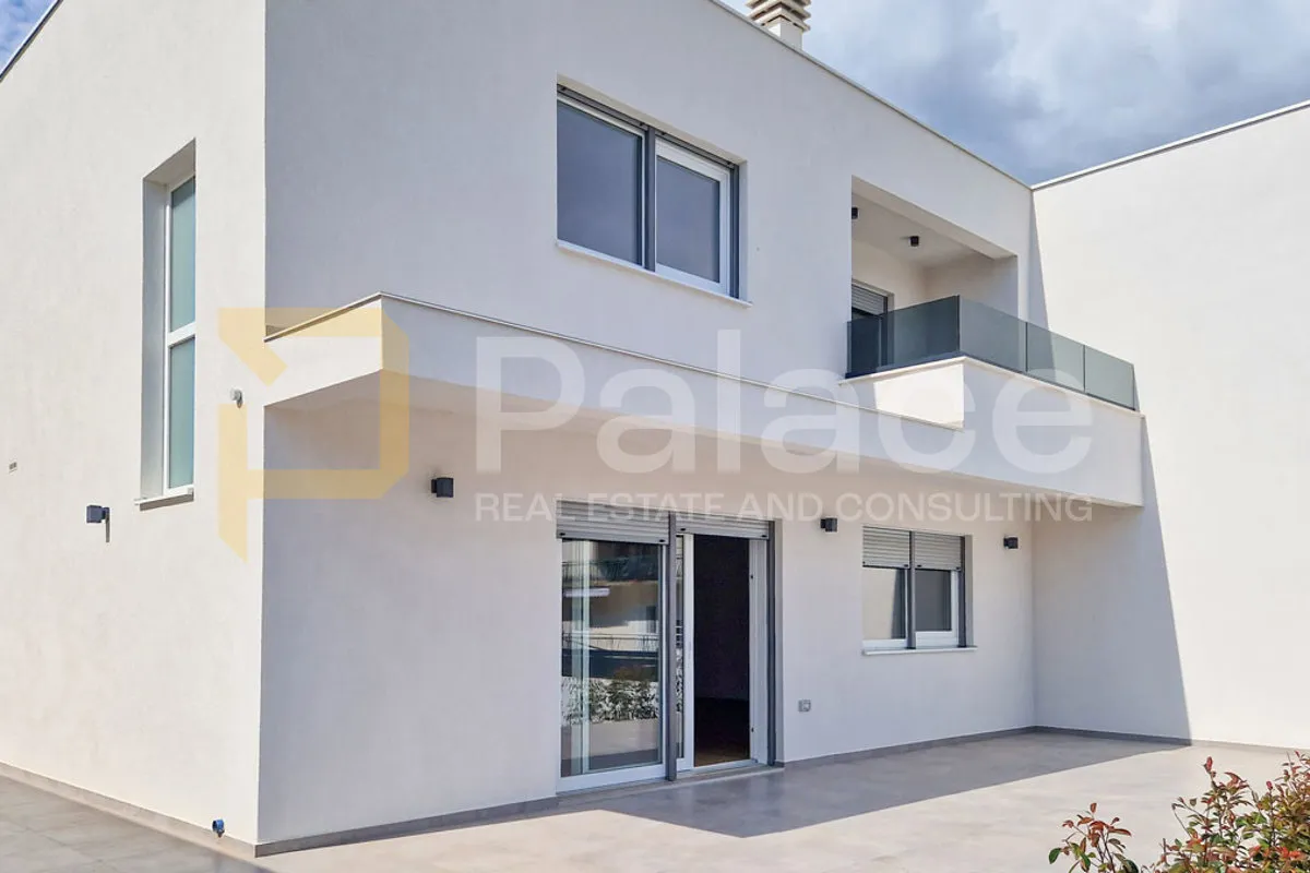 nova dvojna kuća s 3 spavaće sobe i velikim dvorištem, vodice 162 m2 - slika 3